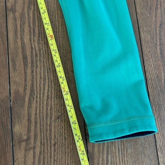Lululemon Wunder Under Crop - Picture 4 of 9